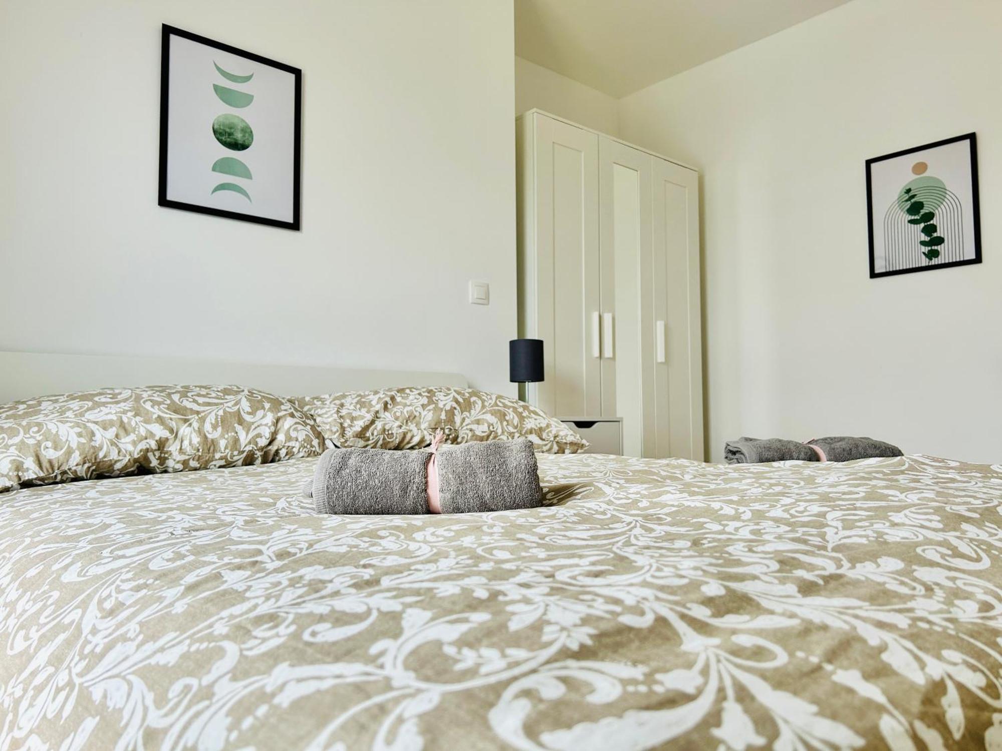 וינה Modern Apartment With Balcony & Free Parking - Nearby Metro מראה חיצוני תמונה